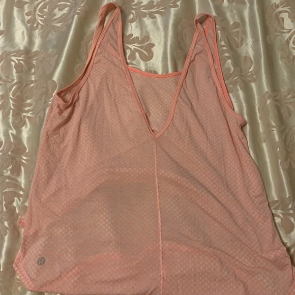 Lululemon - Picture 11 of 16